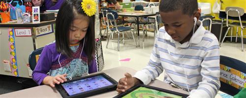 Students with ipads Students with ipads