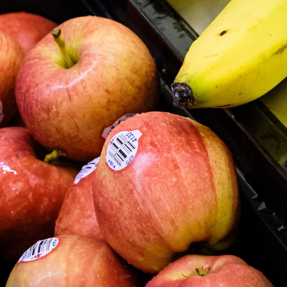 Fresh apples and bananas
