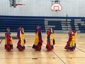 spanish dancers