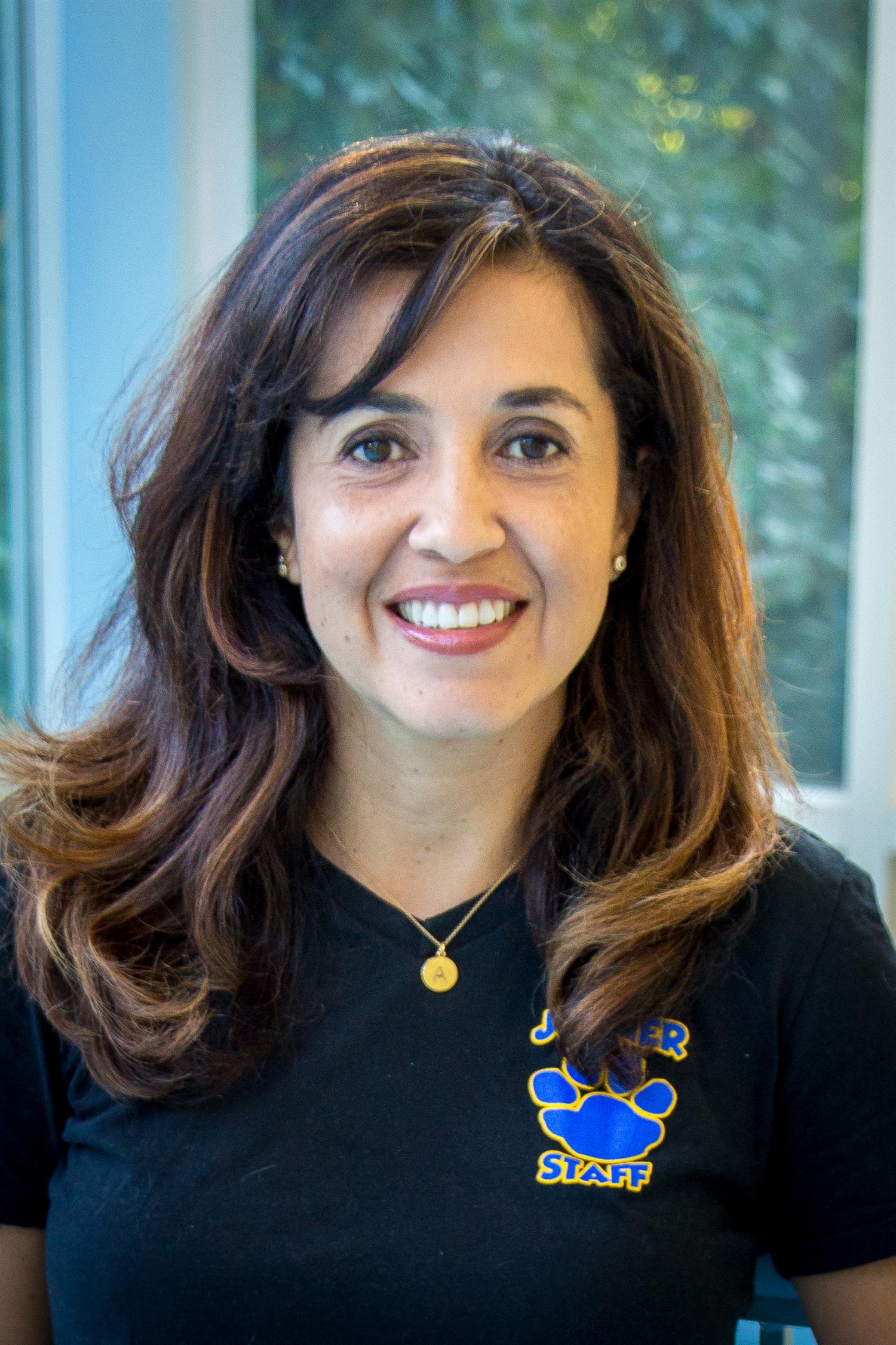Sra. Adriana Duncan Sra. Adriana Duncan
