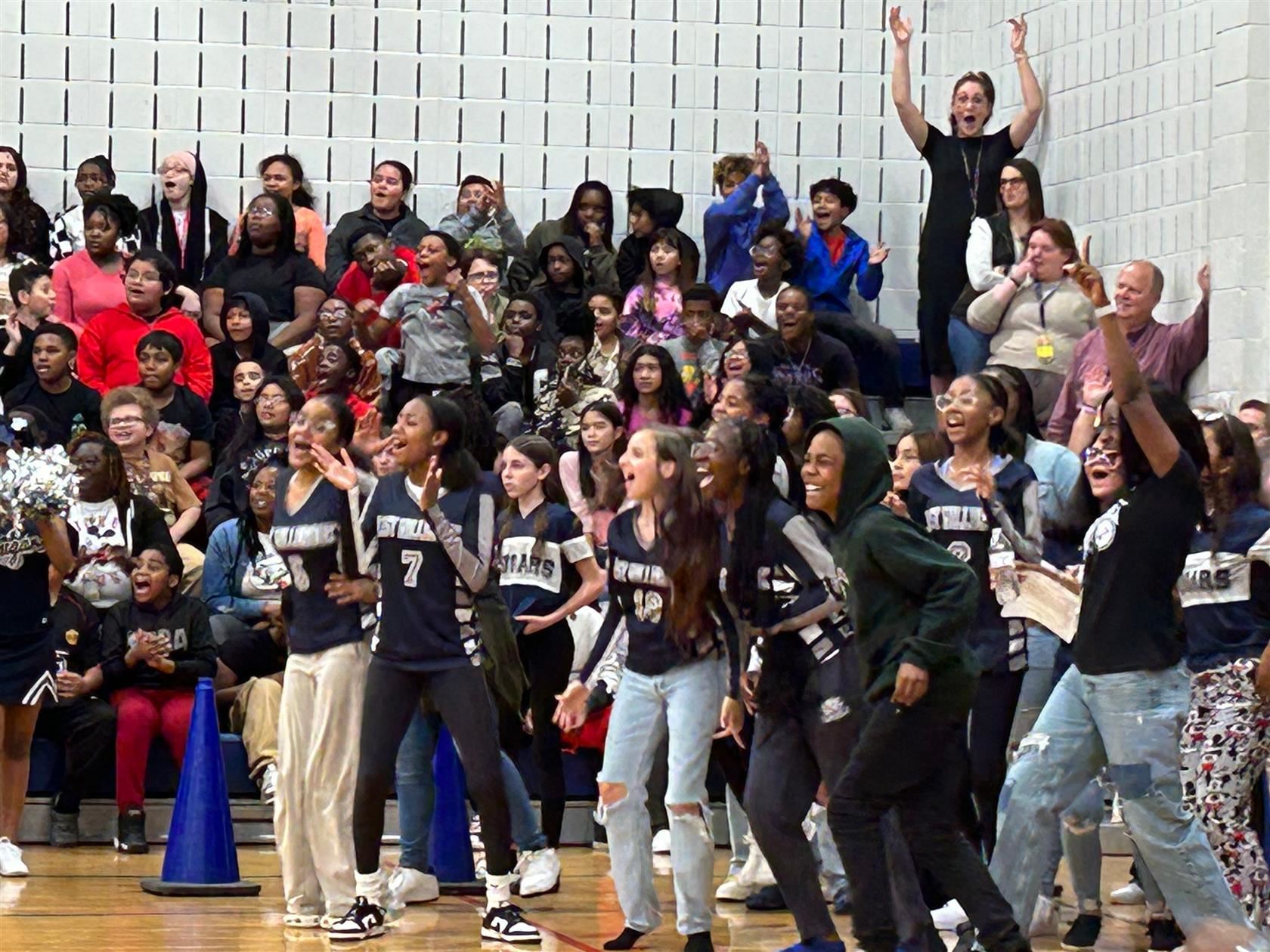  Crowd Cheering