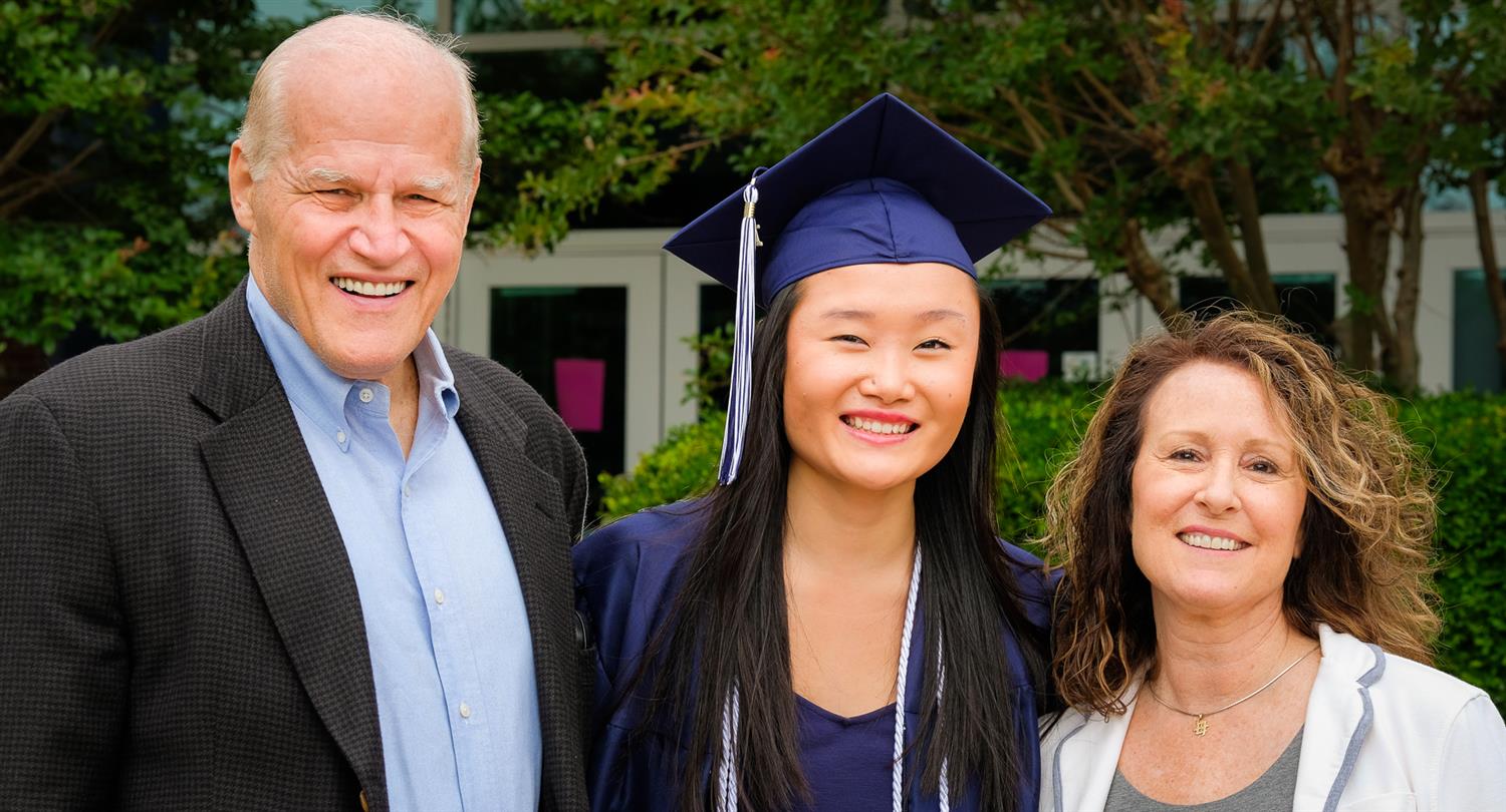 Elise and her parents 