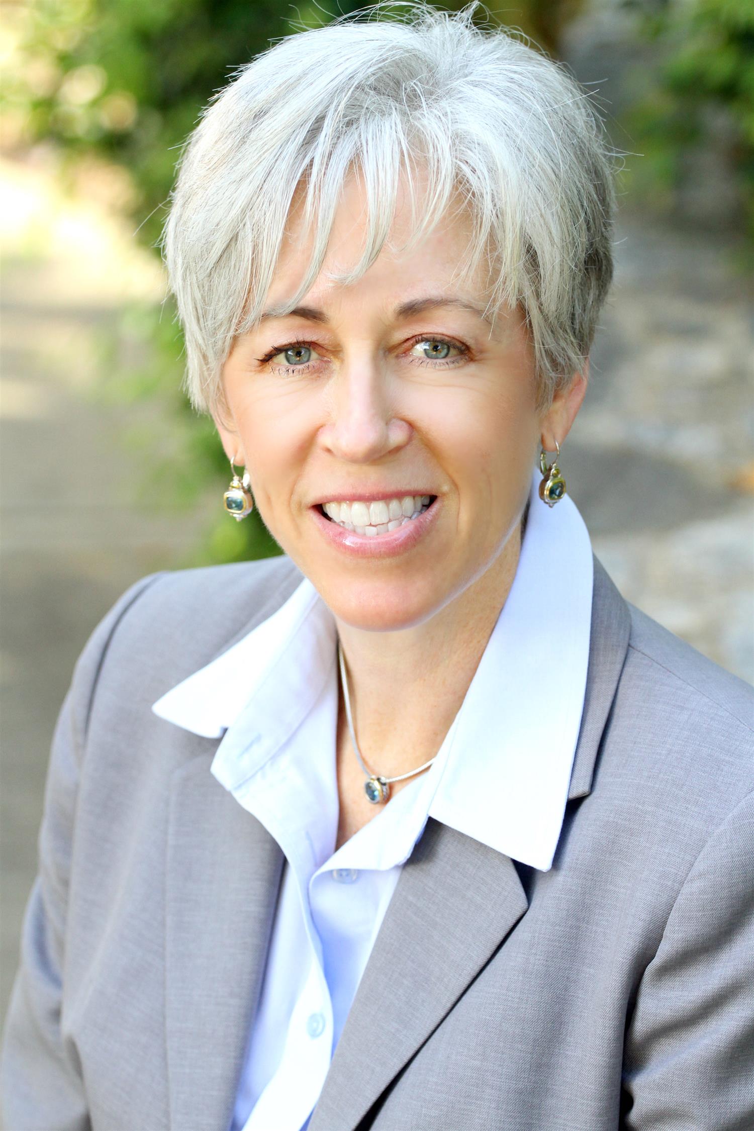 Dr. Ruth Steidinger Dr. Ruth Steidinger