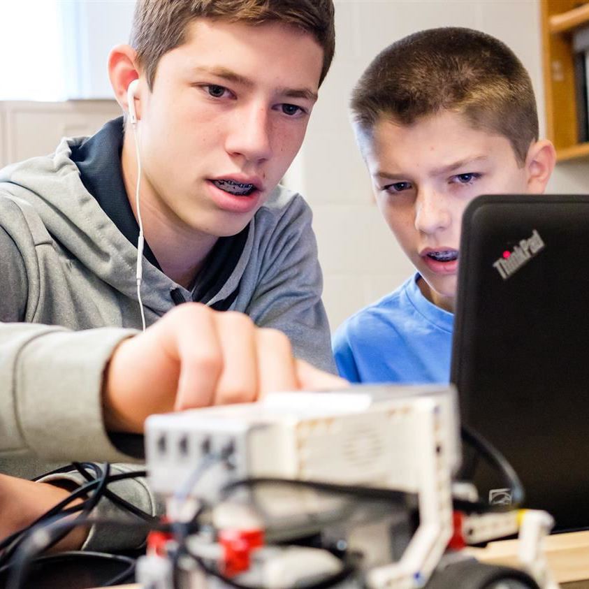  Students working together
